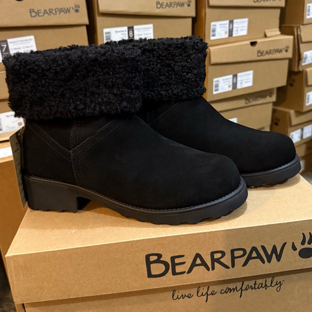 BEARPAW PERSEPHONE HEELED BLACK BOOTS